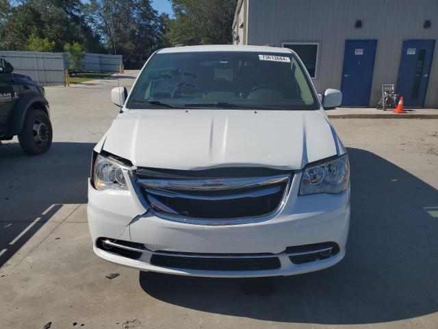 Photo 5 from auction – 2016 CHRYSLER TOWN & COU with VIN 2C4RC1BGXGR293873