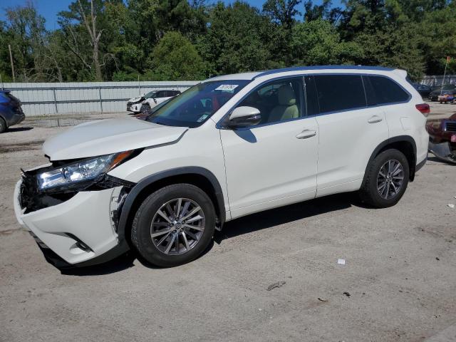 TOYOTA HIGHLANDER 2017 with VIN 5TDJZRFH3HS433834 - Photo from auction