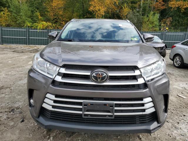 Photo 5 from auction – 2018 TOYOTA HIGHLANDER with VIN 5TDJZRFH3JS875194