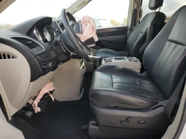 Photo 7 from auction – 2015 CHRYSLER TOWN & COU with VIN 2C4RC1BG3FR560236
