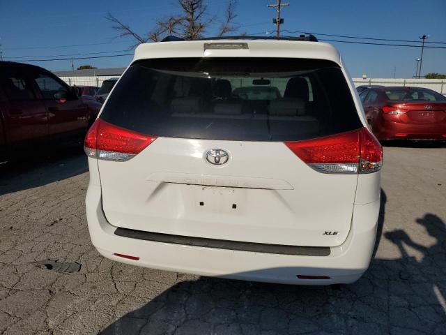 Photo 6 from auction – 2014 TOYOTA SIENNA XLE with VIN 5TDYK3DC2ES503889
