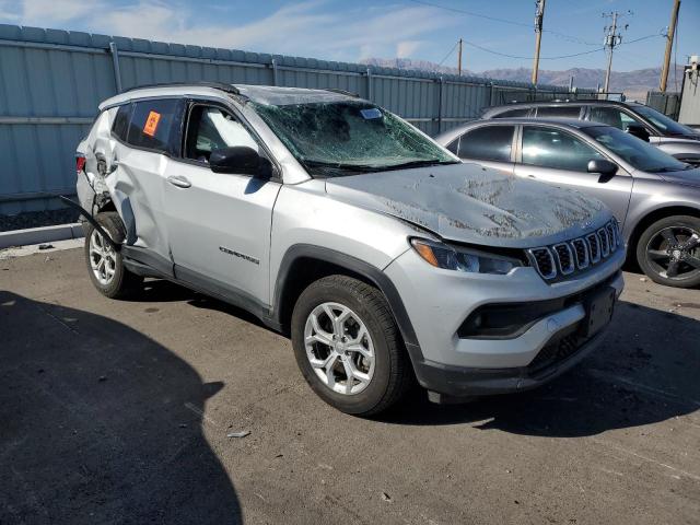 Foto 4 de la subasta – 2024 JEEP COMPASS LA con VIN 3C4NJDBN6RT116838