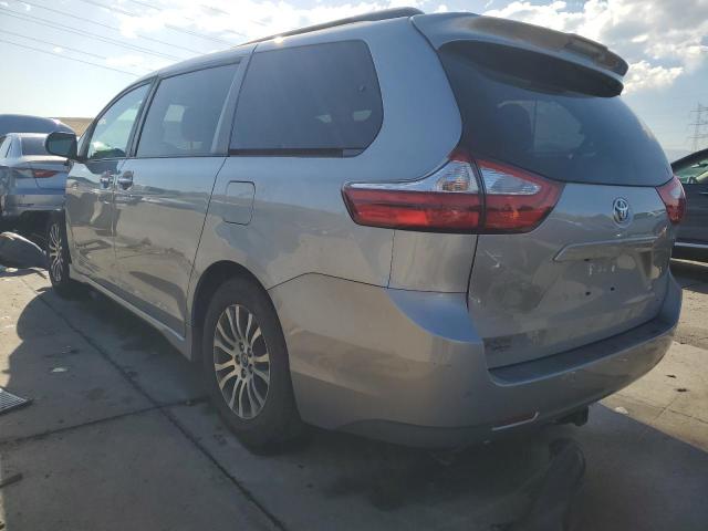 Photo 2 from auction – 2018 TOYOTA SIENNA XLE with VIN 5TDYZ3DC6JS951803