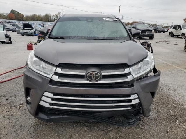 Photo 5 from auction – 2018 TOYOTA HIGHLANDER with VIN 5TDJZRFH6JS557103