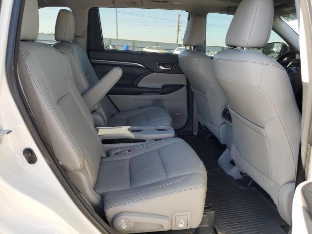 Photo 11 from auction – 2015 TOYOTA HIGHLANDER with VIN 5TDDKRFH2FS117646