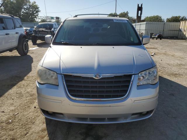 Photo 5 from auction – 2010 CHRYSLER TOWN & COU with VIN 2A4RR5D11AR450755