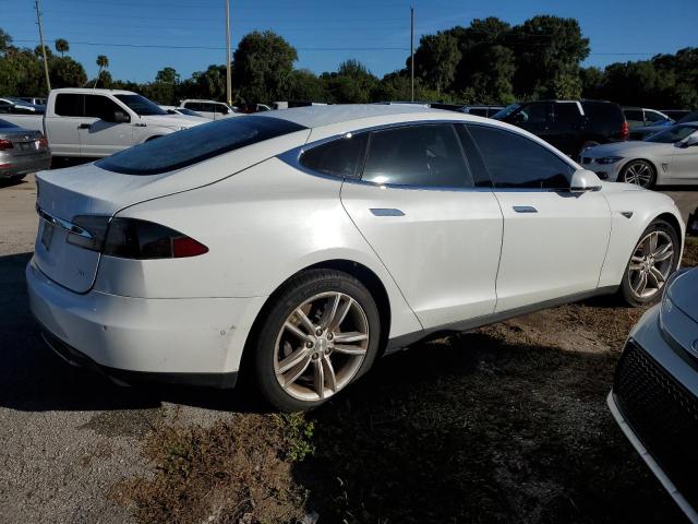 Снимка 3 от търг – 2015 TESLA MODEL S с VIN 5YJSA1E13FF113982