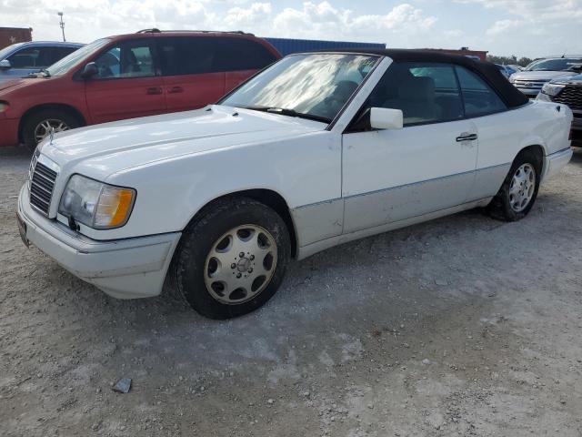 MERCEDES-BENZ E 320 1995 with VIN WDBEA66E5SC280927 - Photo from auction
