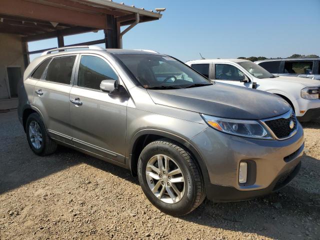 Photo 4 from auction – 2015 KIA SORENTO LX with VIN 5XYKT4A60FG551879