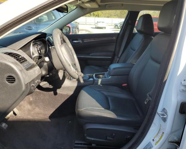 Photo 7 from auction – 2017 CHRYSLER 300 LIMITE with VIN 2C3CCARG1HH647996