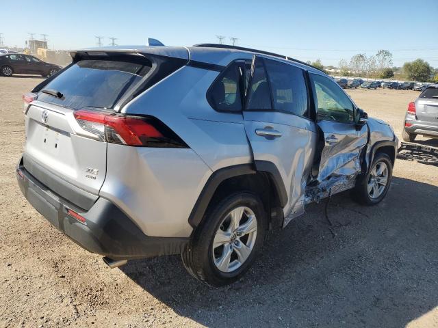 Photo 3 from auction – 2020 TOYOTA RAV4 XLE with VIN JTMP1RFV5LD060999