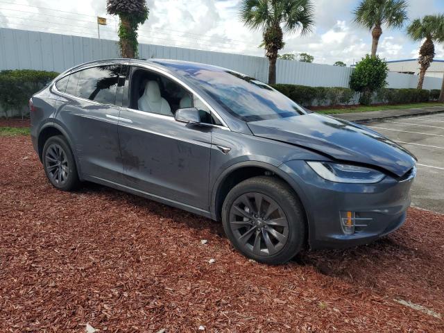 Photo 4 from auction – 2018 TESLA MODEL X with VIN 5YJXCBE2XJF102355