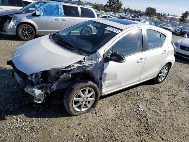 TOYOTA PRIUS C 2016 with VIN JTDKDTB35G1119446 - Photo from auction