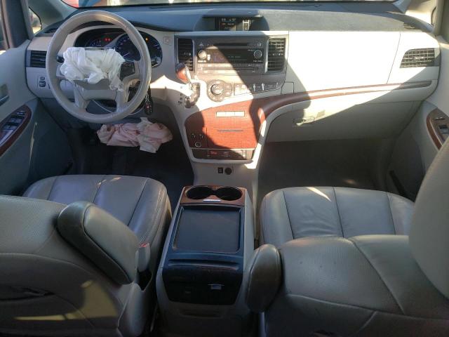 Photo 8 from auction – 2011 TOYOTA SIENNA XLE with VIN 5TDYK3DC9BS070440