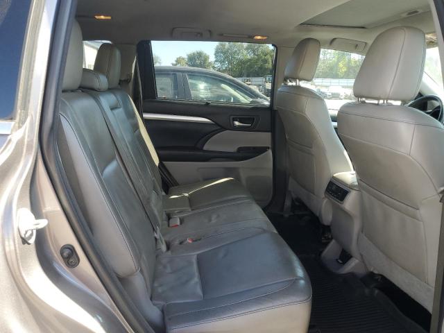 Photo 11 from auction – 2018 TOYOTA HIGHLANDER with VIN 5TDJZRFH7JS557675