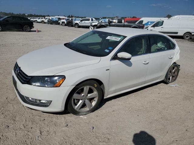VOLKSWAGEN PASSAT S 2015 with VIN 1VWAS7A32FC112478 - Photo from auction