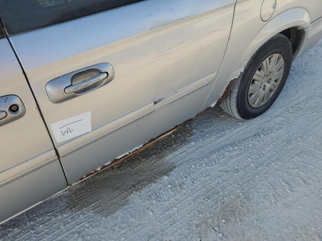 Photo 13 from auction – 2005 CHRYSLER TOWN & COU with VIN 2C4GP44R85R113945