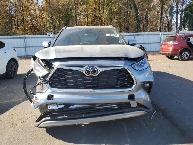 Photo 5 from auction – 2024 TOYOTA HIGHLANDER with VIN 5TDKDRBH9RS574367