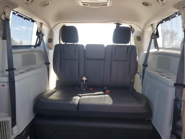 Photo 10 from auction – 2016 CHRYSLER TOWN & COU with VIN 2C4RC1BG7GR261446