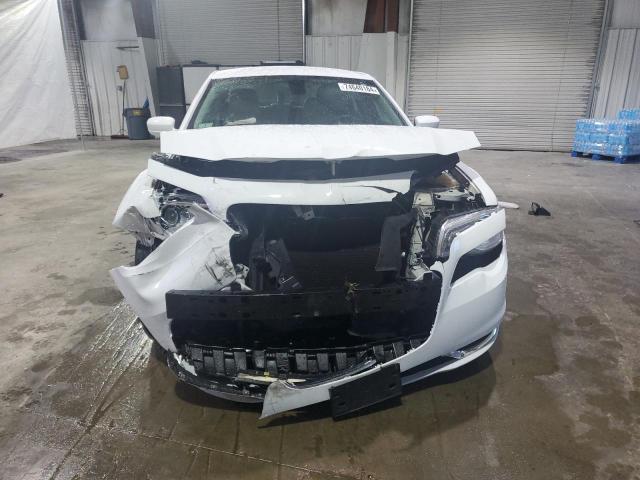 Photo 5 from auction – 2017 CHRYSLER 300 LIMITE with VIN 2C3CCARG5HH571473