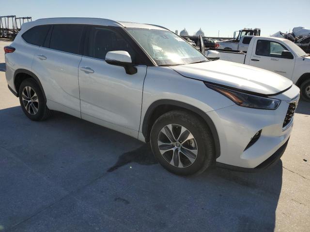 Photo 4 from auction – 2022 TOYOTA HIGHLANDER with VIN 5TDGZRAH0NS101203