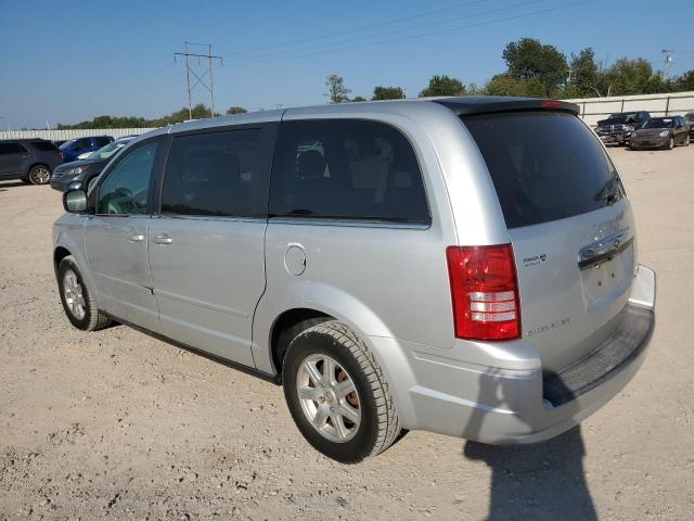 Photo 2 from auction – 2010 CHRYSLER TOWN & COU with VIN 2A4RR2D12AR392623