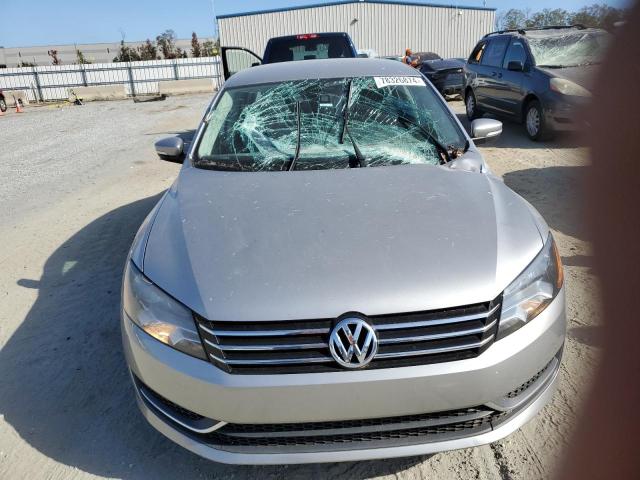 Photo 5 from auction – 2013 VOLKSWAGEN PASSAT S with VIN 1VWAP7A31DC046035