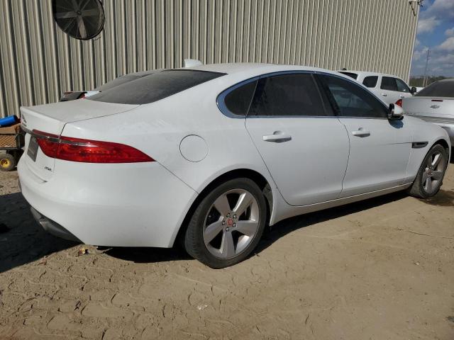 Photo 3 from auction – 2018 JAGUAR XF with VIN SAJBR4FX5JCY70175