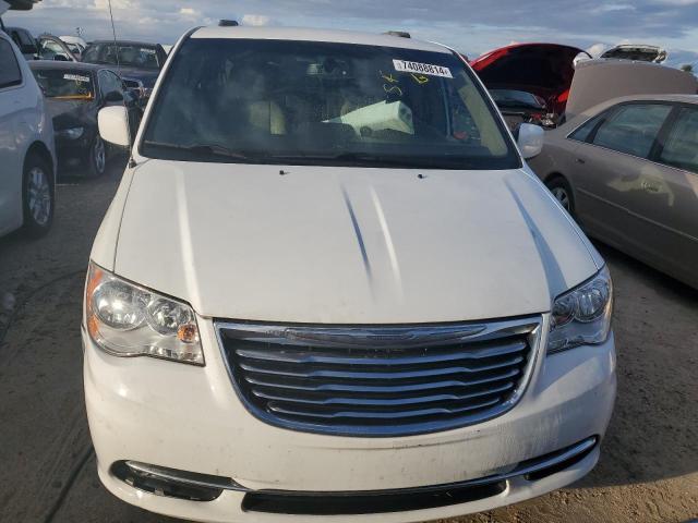 Photo 5 from auction – 2016 CHRYSLER TOWN & COU with VIN 2C4RC1BG7GR300388