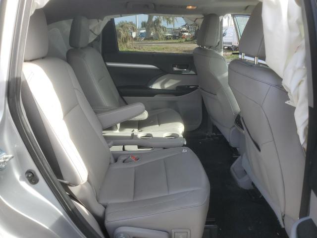 Photo 11 from auction – 2015 TOYOTA HIGHLANDER with VIN 5TDKKRFH8FS080237