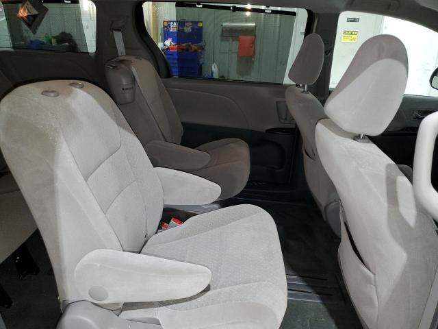 Photo 11 from auction – 2017 TOYOTA SIENNA LE with VIN 5TDKZ3DC8HS793948
