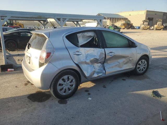 Photo 3 from auction – 2012 TOYOTA PRIUS C with VIN JTDKDTB38C1512383