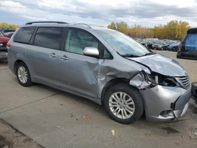 Photo 4 from auction – 2011 TOYOTA SIENNA XLE with VIN 5TDYK3DC1BS101728