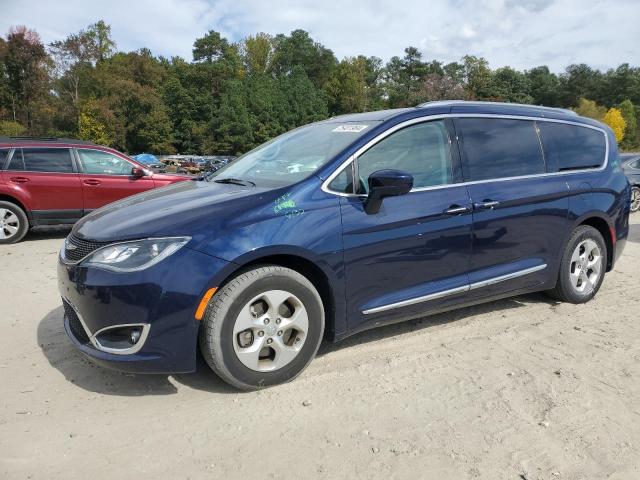 CHRYSLER PACIFICA T 2017 with VIN 2C4RC1EG7HR543499 - Photo from auction