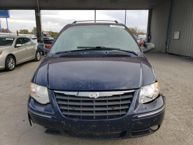 Photo 5 from auction – 2005 CHRYSLER TOWN & COU with VIN 2C4GP64L35R124603
