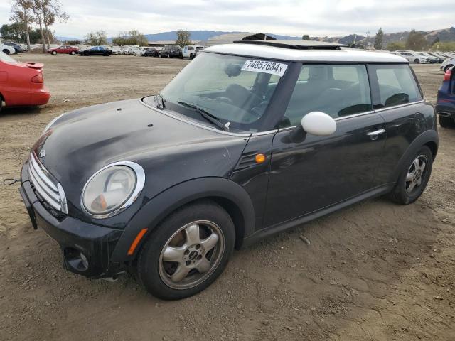 MINI COOPER 2011 with VIN WMWSU3C50BT099620 - Photo from auction