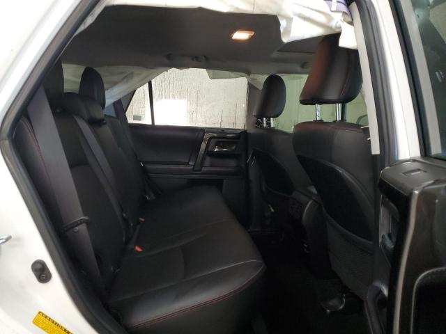 Photo 11 from auction – 2019 TOYOTA 4RUNNER SR with VIN JTEBU5JR2K5725611