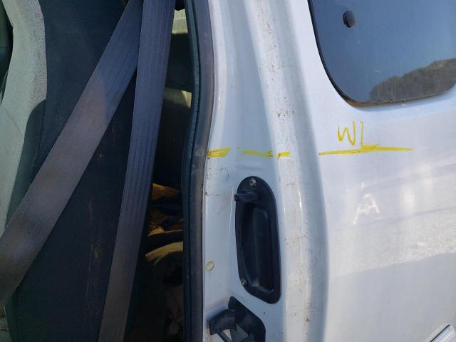 Photo 12 from auction – 2000 FORD F150 with VIN 1FTRX18L3YNB88499