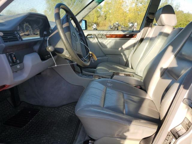 Photo 7 from auction – 1995 MERCEDES-BENZ E 320 BASE with VIN WDBEA32EXSC263979