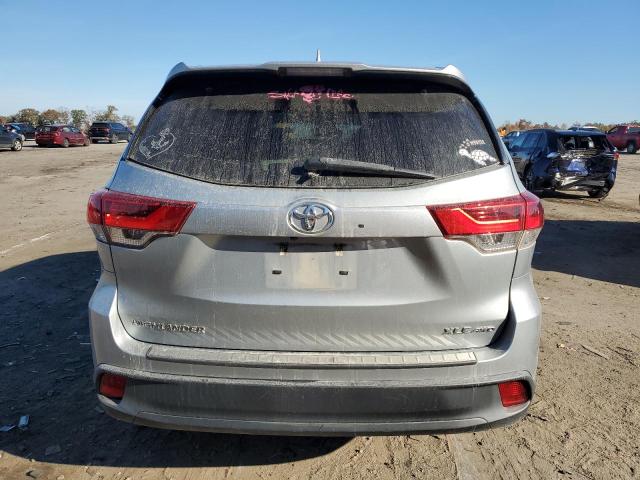 Photo 6 from auction – 2018 TOYOTA HIGHLANDER with VIN 5TDJZRFH5JS556363