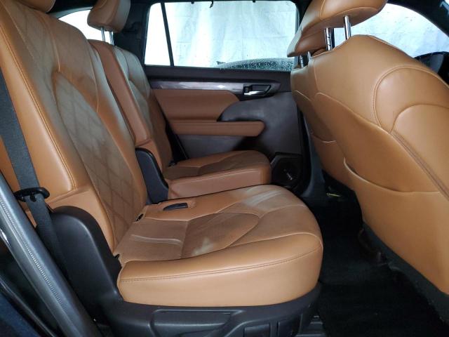 Photo 11 from auction – 2022 TOYOTA HIGHLANDER with VIN 5TDFZRBH6NS228631