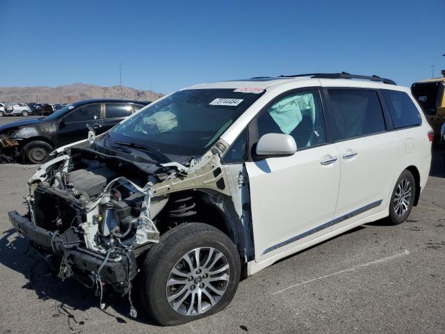 TOYOTA SIENNA XLE 2018 with VIN 5TDYZ3DC4JS937804 - Photo from auction