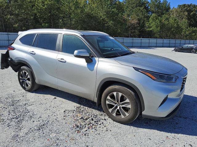Photo 4 from auction – 2023 TOYOTA HIGHLANDER with VIN 5TDKDRBH5PS516043
