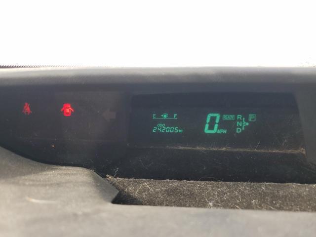 Photo 9 from auction – 2004 TOYOTA PRIUS with VIN JTDKB22U140026658
