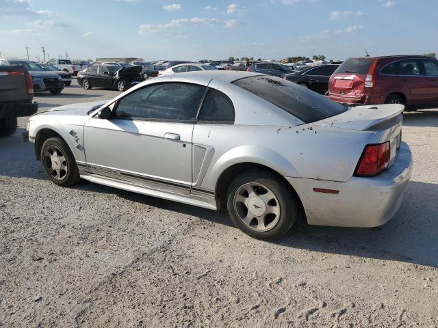 Photo 2 from auction – 2000 FORD MUSTANG with VIN 1FAFP4041YF272426