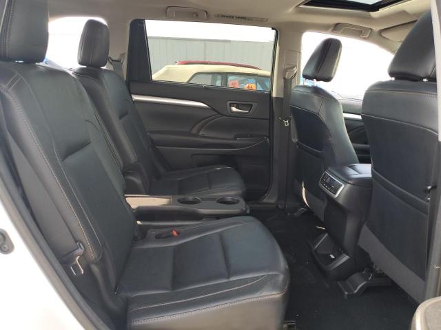 Photo 11 from auction – 2017 TOYOTA HIGHLANDER with VIN 5TDJZRFH7HS511743
