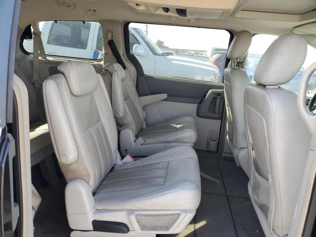 Photo 11 from auction – 2010 CHRYSLER TOWN & COU with VIN 2A4RR5DX5AR201105