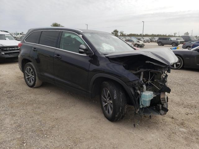Photo 4 from auction – 2019 TOYOTA HIGHLANDER with VIN 5TDKZRFH8KS555343