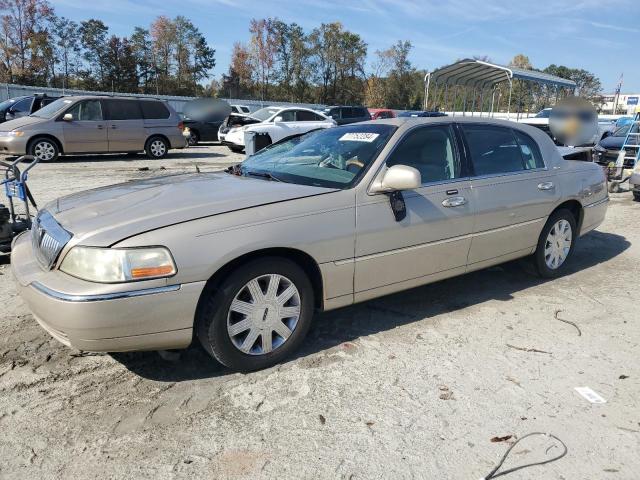 LINCOLN TOWN CAR U 2004 with VIN 1LNHM85W94Y672371 - Photo from auction