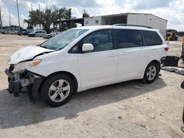 Photo 1 from auction – 2015 TOYOTA SIENNA LE with VIN 5TDKK3DC0FS648968